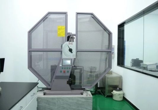 маятниковый копёр при температуре до -196 °C и комнатной температуре